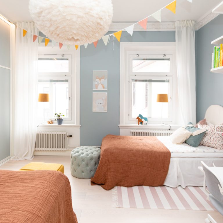 elfa_slidingdoor_estetic_bookshelves_interior_shelving_system_2022_06_2_2_1280x960