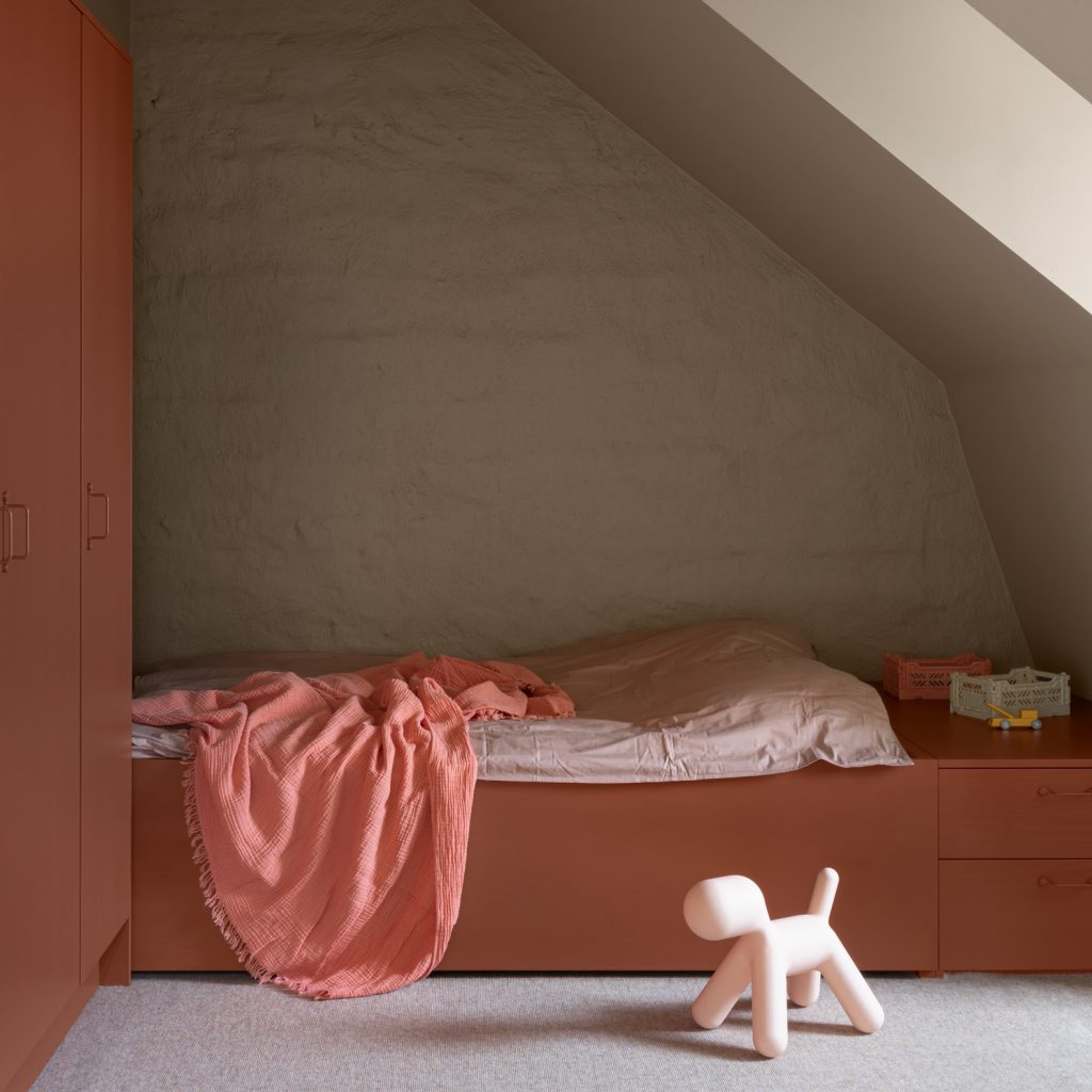 mantelpiece-loft-interiors-stockholm-note-design-studio-johan-gulled_dezeen_2364_col_6