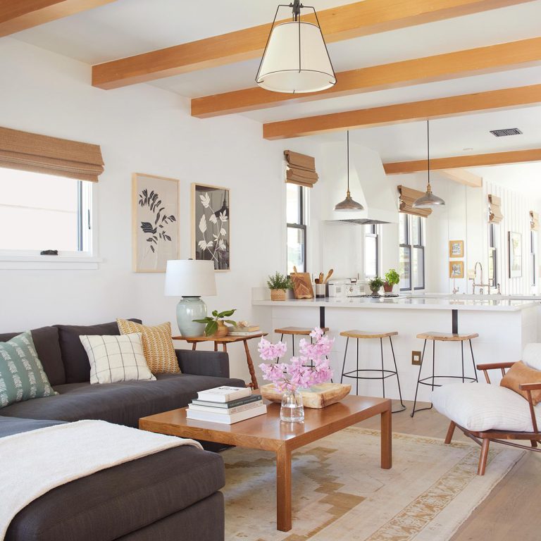 open-concept-living-area-with-exposed-beams-9600401a-2e9324df72e842b19febe7bba64a6567-50