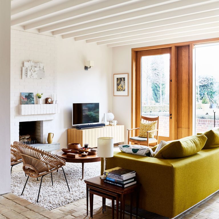 1518192902-shot-01-suffolk-cottage-121