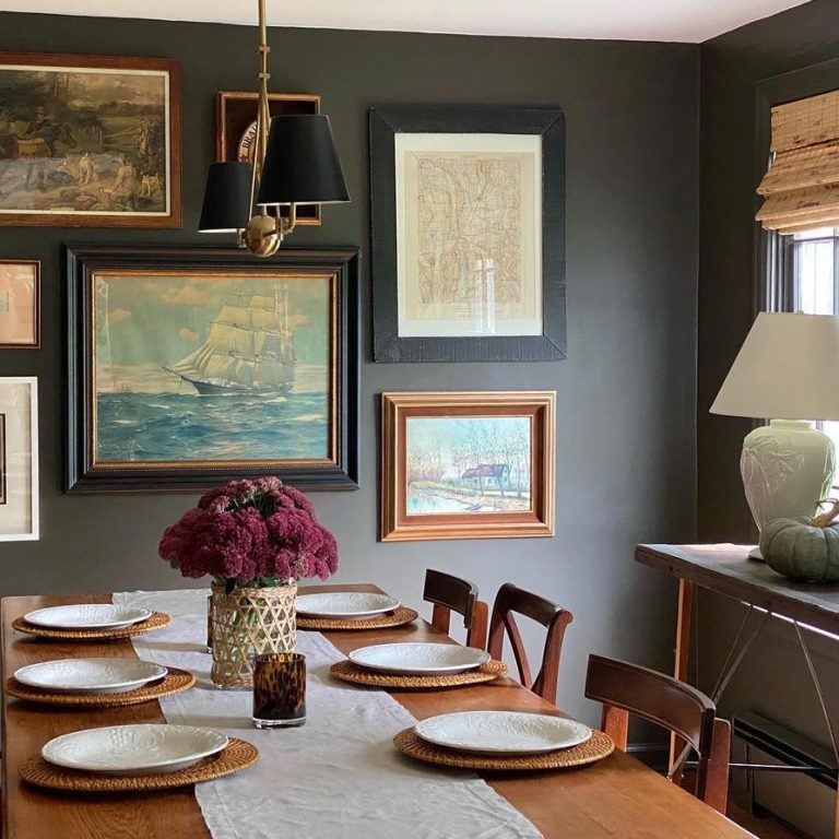 Casual-Traditional-Mix-dining-room-gallery-wall-35