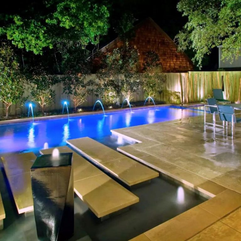 Image 13_L-shaped pool_Copyright_Pool Environments