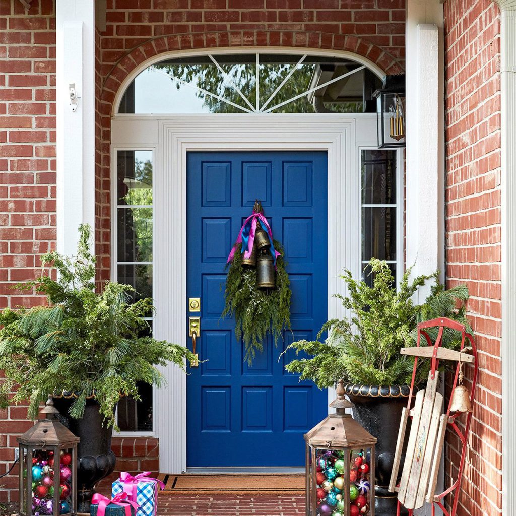 sled-ornaments-gifts-front-porch-99ab857e-852527c3d1b348888dad0a9228425243-62