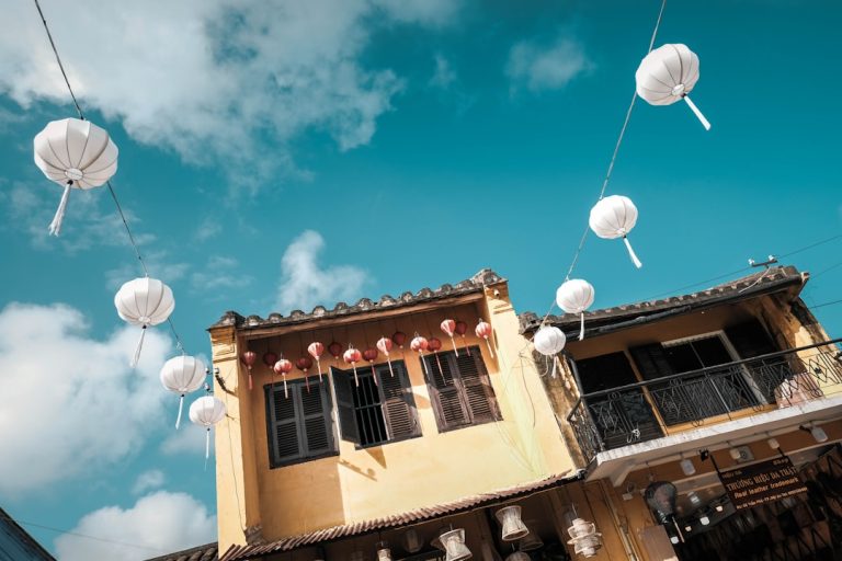 Photo balcony lanterns